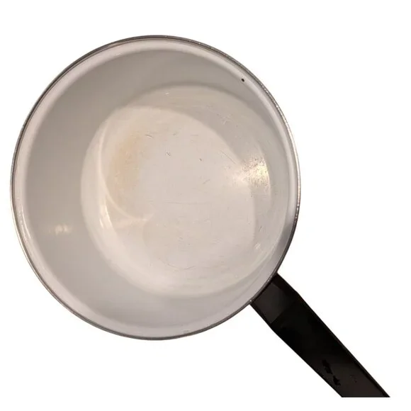 Vintage Strawberry Fields 2 Quart Enamel Cooking Pot with lid - Picture 11 of 16